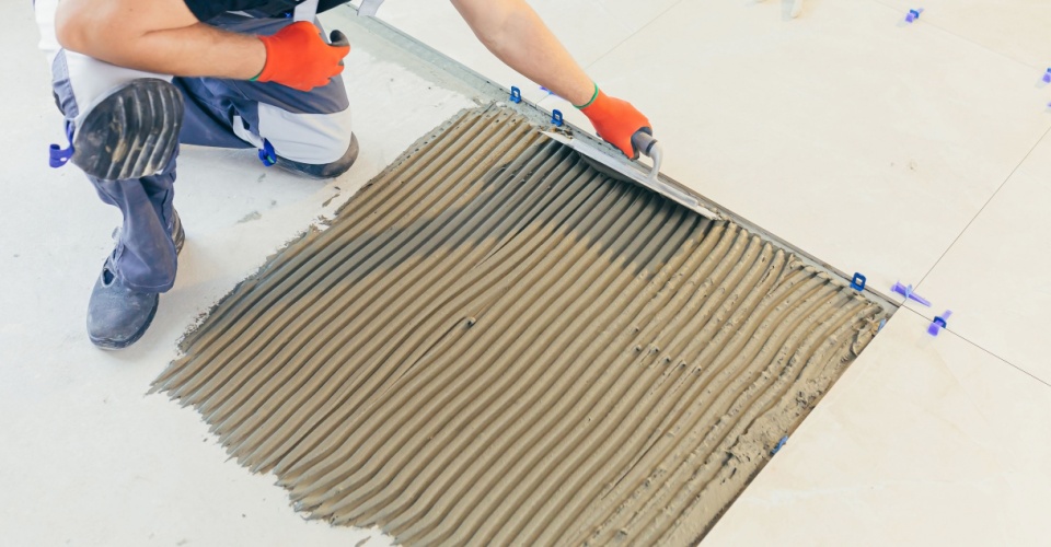 How to apply tile adhesive